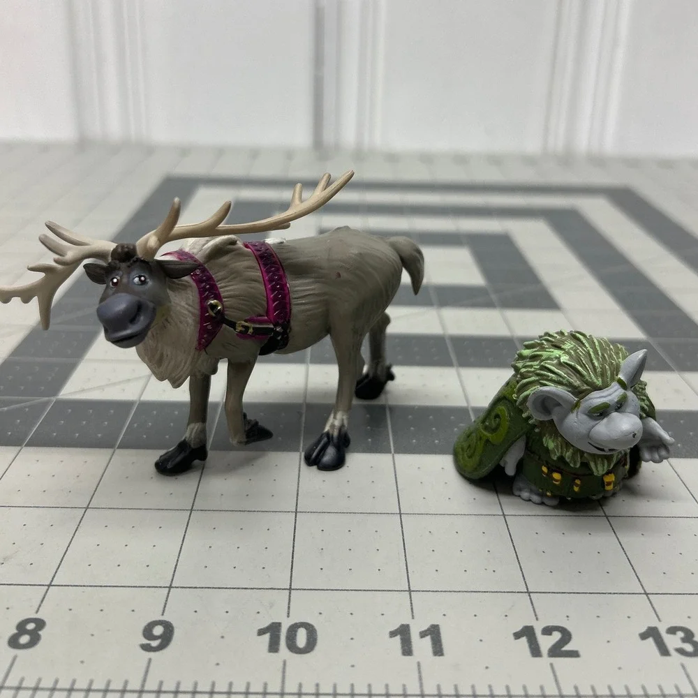 Disney Frozen Toy Figures Sven Reindeer Pabbie Troll Lot of 2 Cake Topper